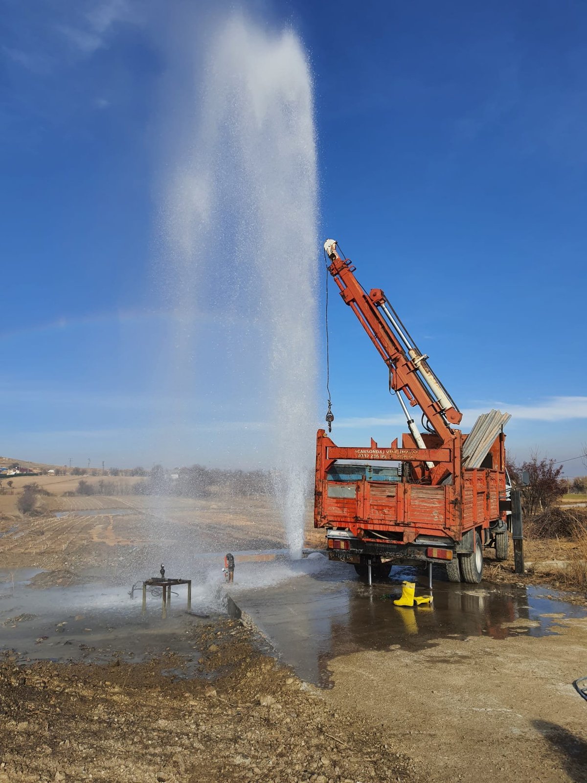 Deep water well drilling operation in basalt and limestone formations